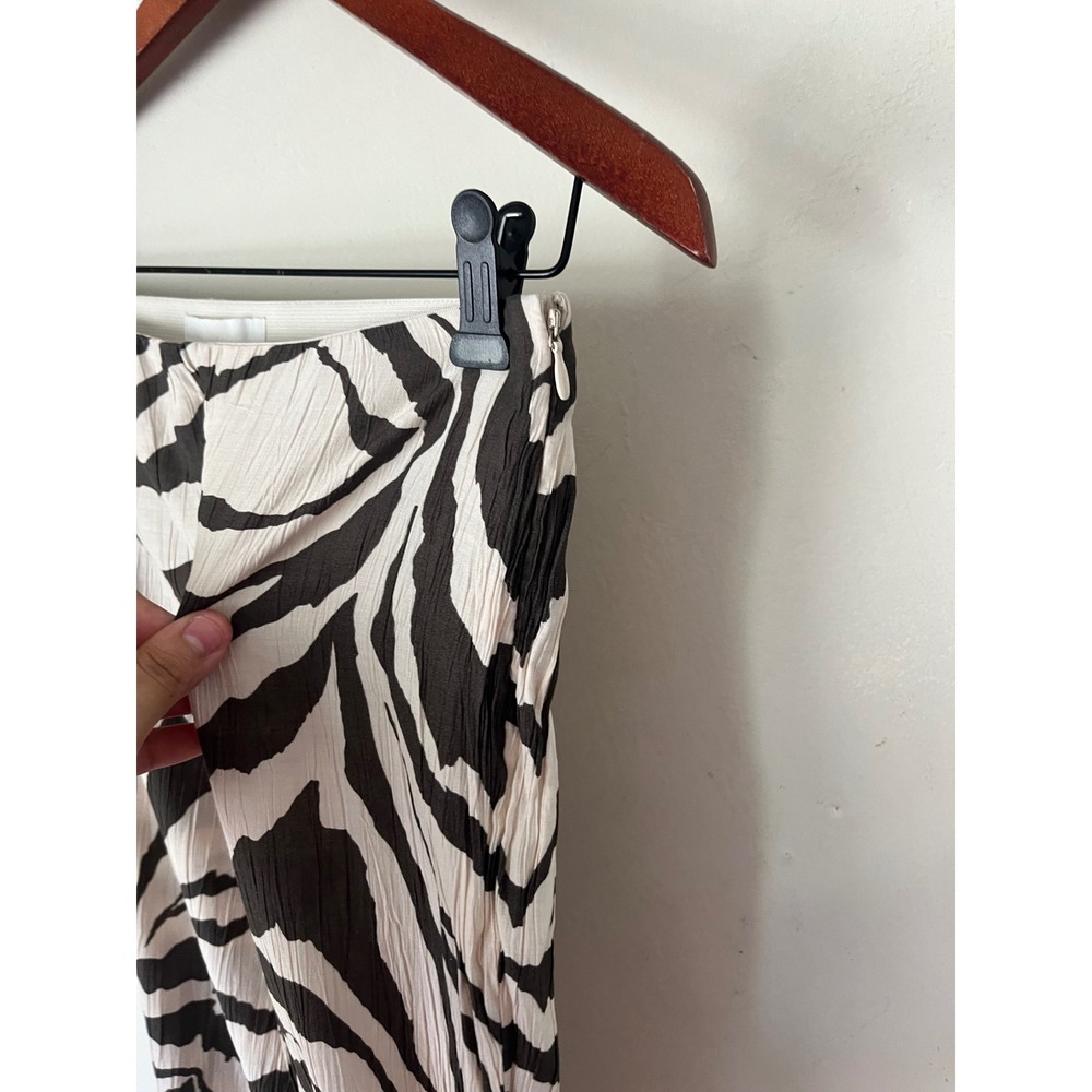 H&M Black and White Zebra Print Flare Pants - Picture 6 of 8